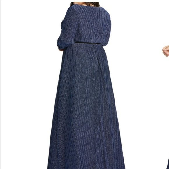 Fabulouss by Mac Duggal - Long Sleeved ALine Gown - Picture 2 of 7